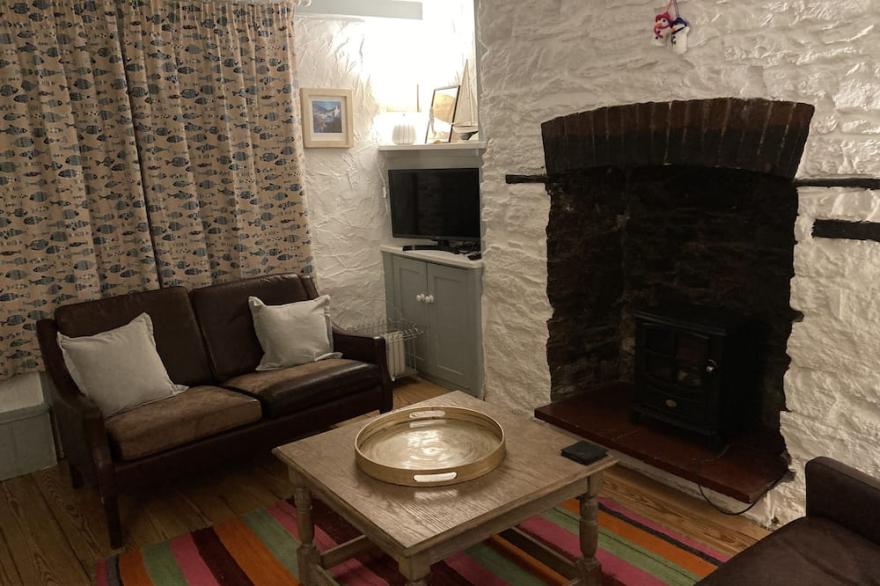 Quirky Fisherman's Cottage In Heart Of Historic Brixham