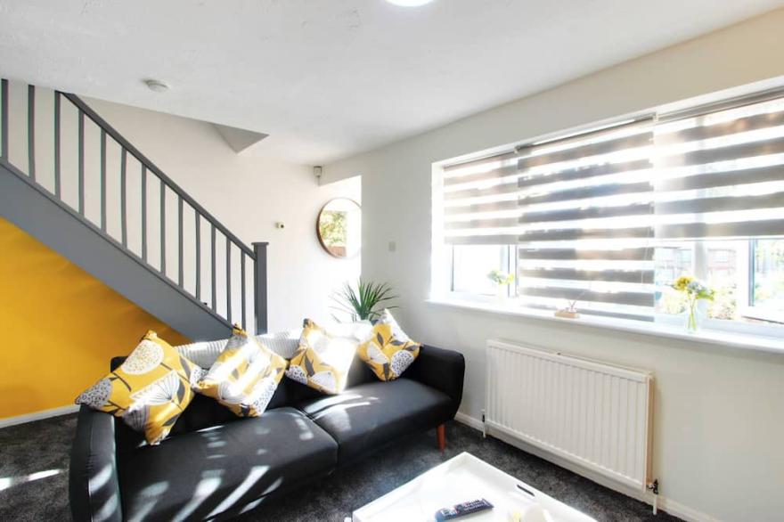Modern One Bedroom House, Welsh Harp, NW London