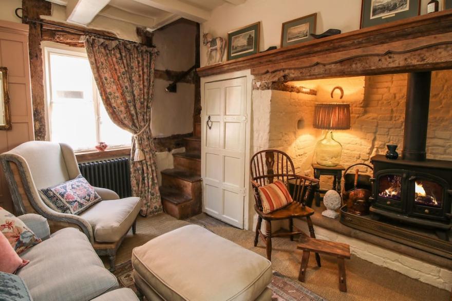 COBBLERS COTTAGE, pet friendly in Whitchurch