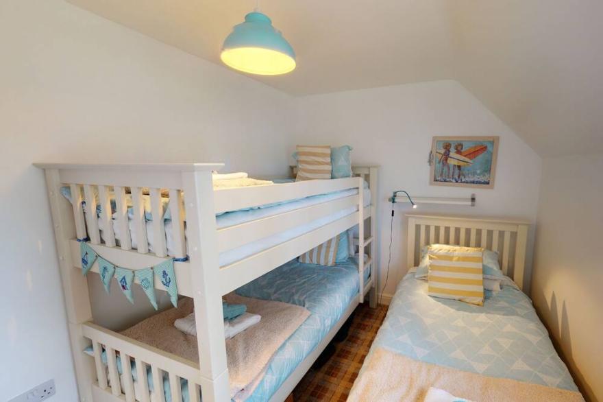 Wren Cottage -  a cottage that sleeps 5 guests  in 2 bedrooms