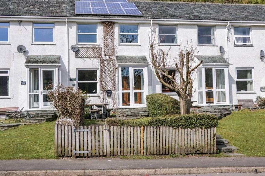 FELLSIDE VIEW, pet friendly, with a garden in Chapel Stile