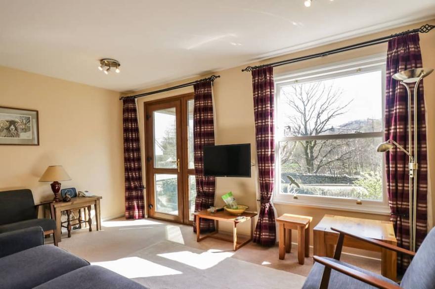 FELLSIDE VIEW, pet friendly, with a garden in Chapel Stile