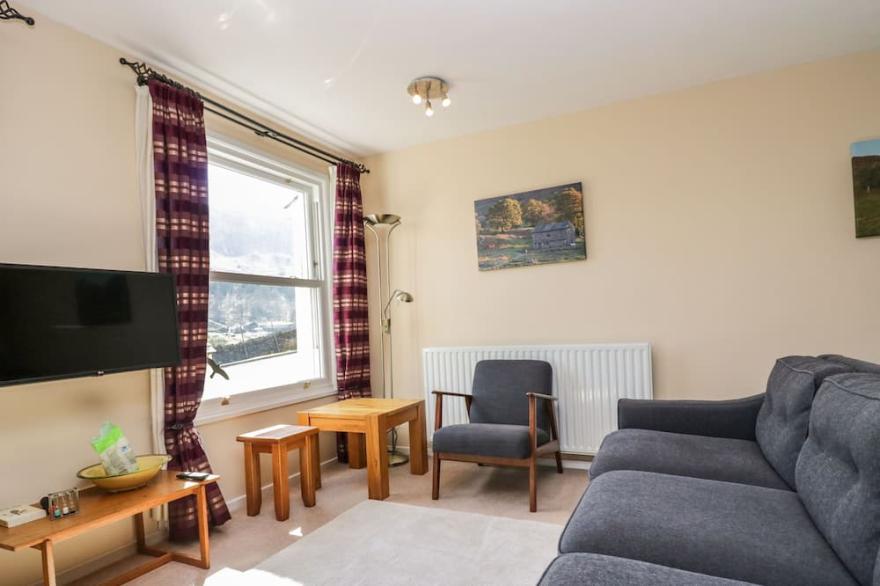 FELLSIDE VIEW, pet friendly, with a garden in Chapel Stile