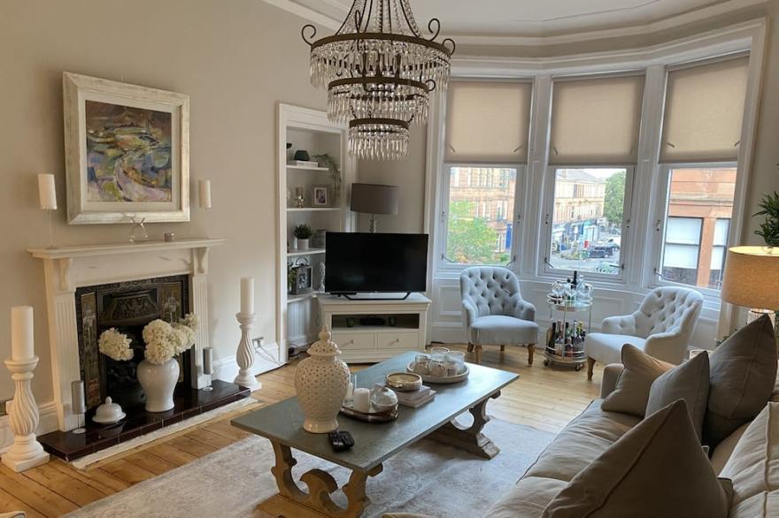 Entire 2 bedroom flat. Perfect Cop26.