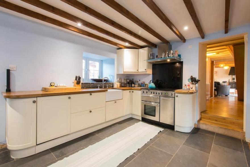 Bunny Cottage is an original farm cottage that has been updated to provide a spacious country retrea