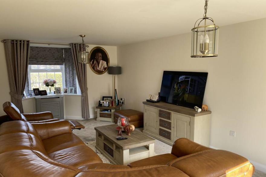 Charming 4-Bed House in Grantham
