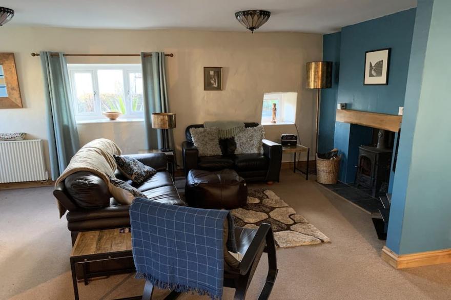 FERN COTTAGE, family friendly, character holiday cottage in Staithes