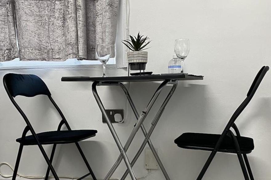 Lux & Comfort At Queensgate Flat 2 Apt | 3 quarter Bed