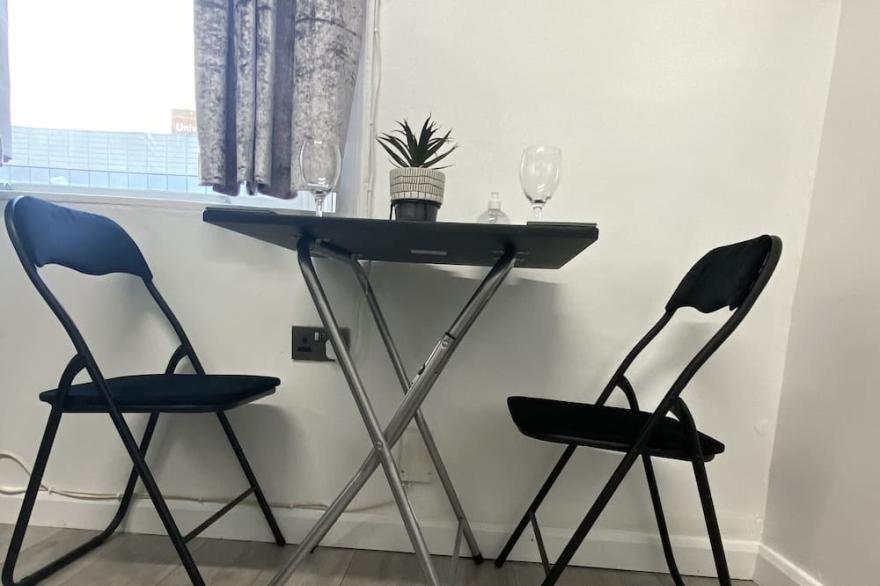 Lux & Comfort At Queensgate Flat 2 Apt | 3 quarter Bed
