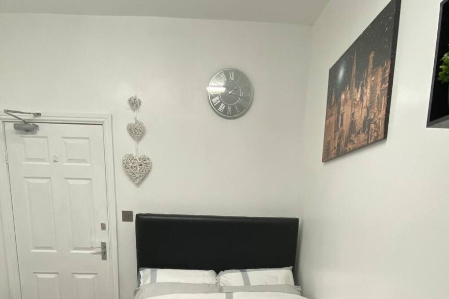 Lux & Comfort At Queensgate Flat 2 Apt | 3 quarter Bed