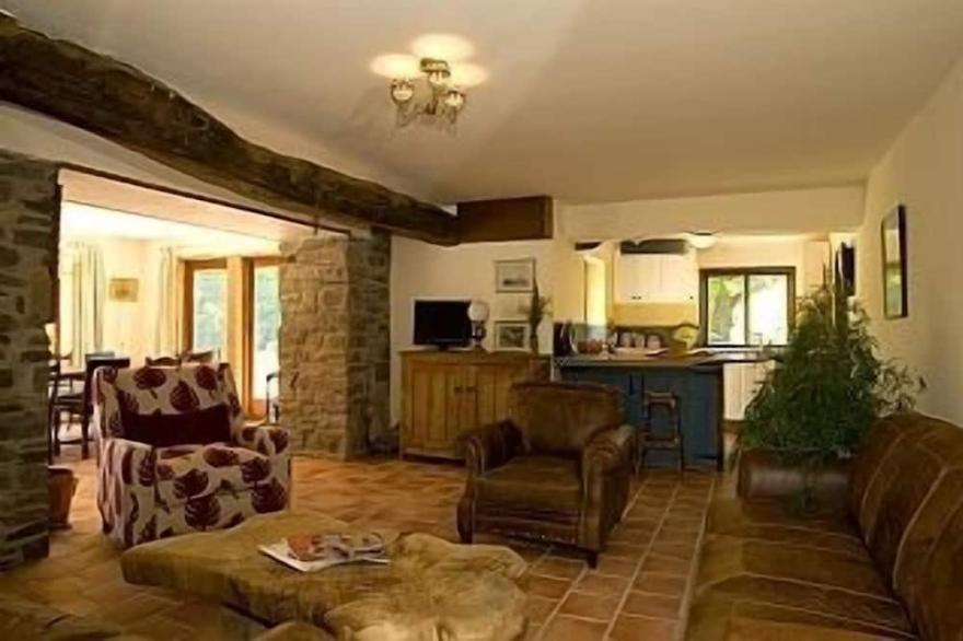 Riverbank Barn Conversion (dated 1770) Offers Luxury Accommodation  15 People