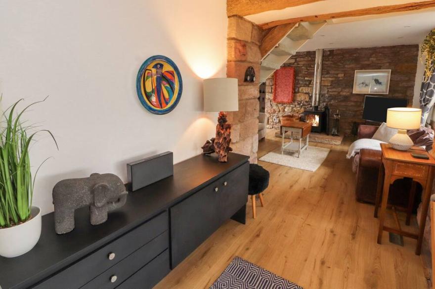 BARN END, pet friendly, character holiday cottage in Shap