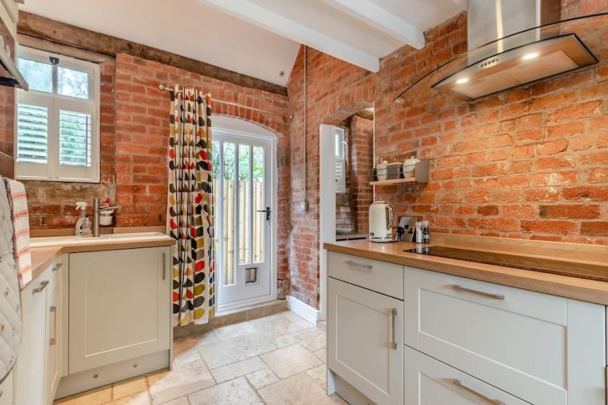 3 bedroom accommodation in Barrow-on-Trent, near Derby