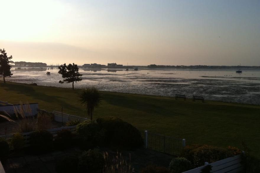 Lovely house by the water in Mudeford