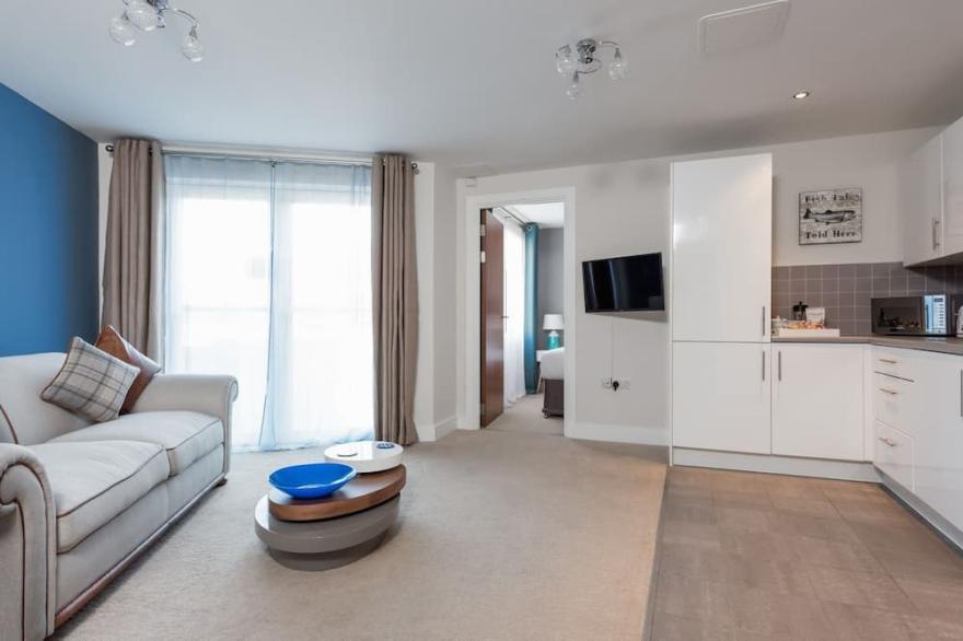 Fish Tales -  an apartment that sleeps 2 guests  in 1 bedroom