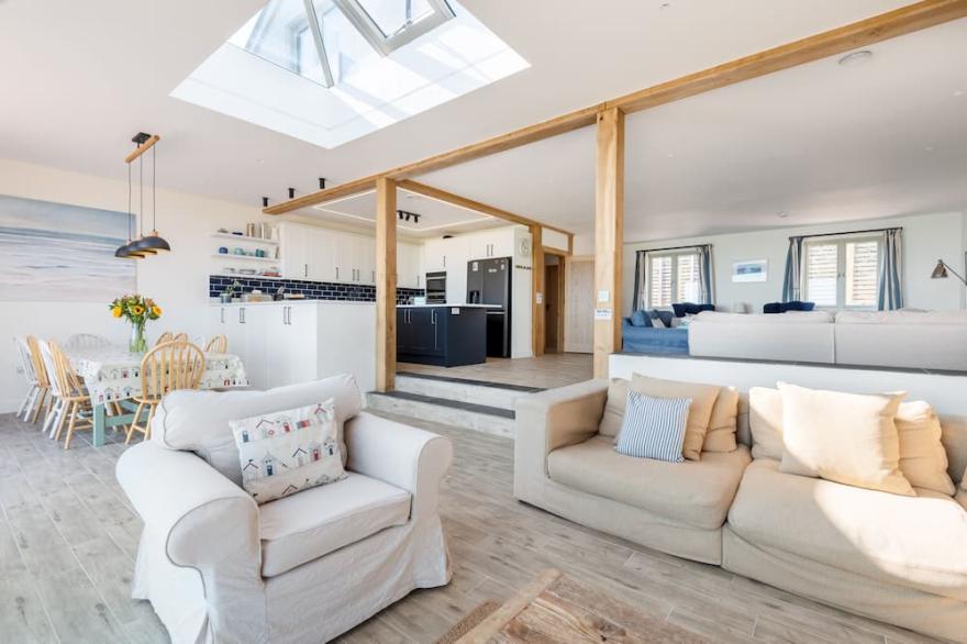 Sea Breeze - Stunning 6 bedroom Eco home with Sea Views