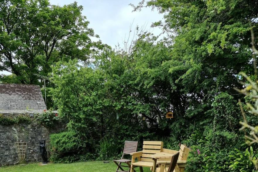 Private front patio and rear garden with WiFi