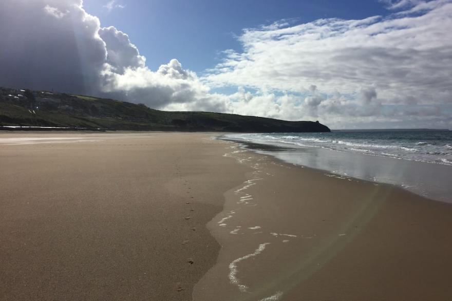 Holiday cottage on a beautiful Cornish beach