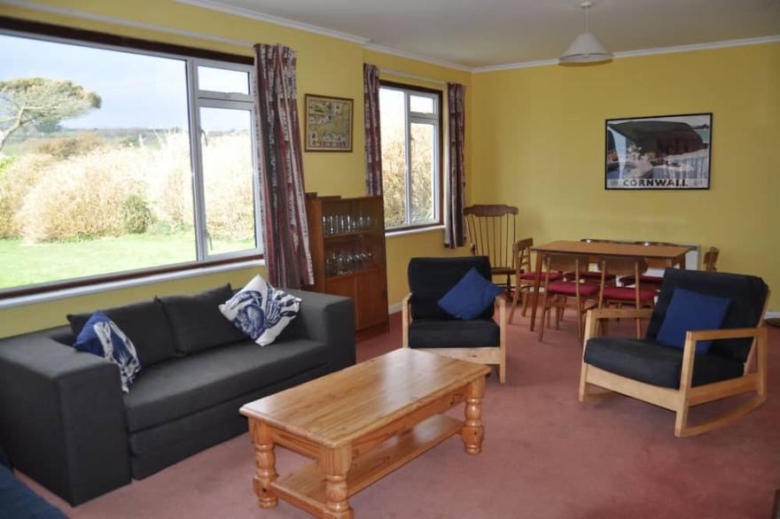 Holiday cottage on a beautiful Cornish beach