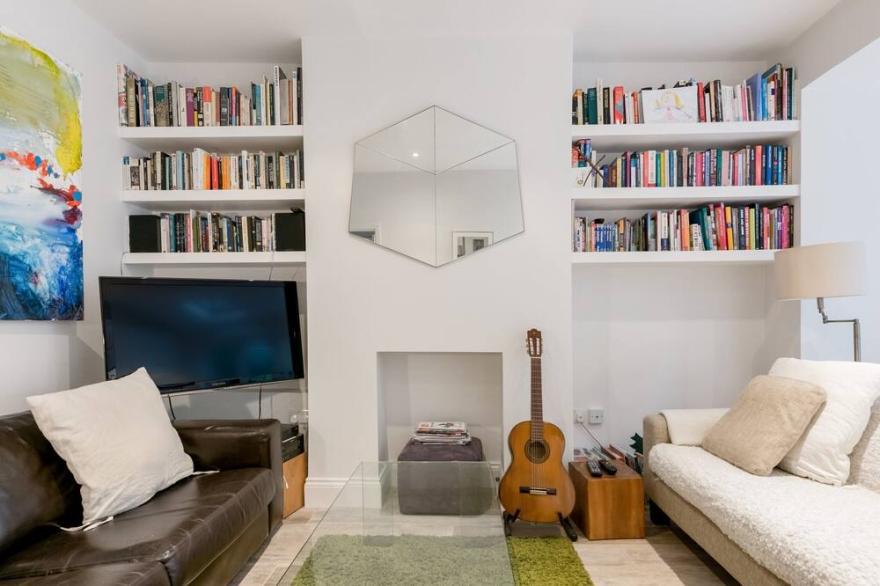 Central, stylish London townhouse with own terrace on quiet street