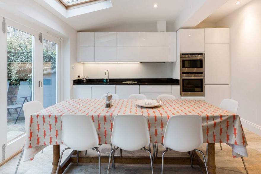 Central, stylish London townhouse with own terrace on quiet street