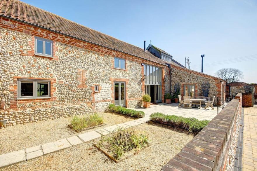 Barn Conversion With Luxury Comfort And Beautiful Peaceful Location