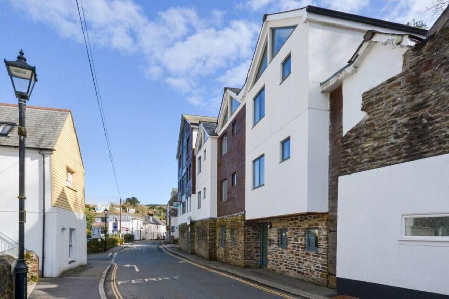 Pobble's Place - Two Bedroom Apartment, Sleeps 3