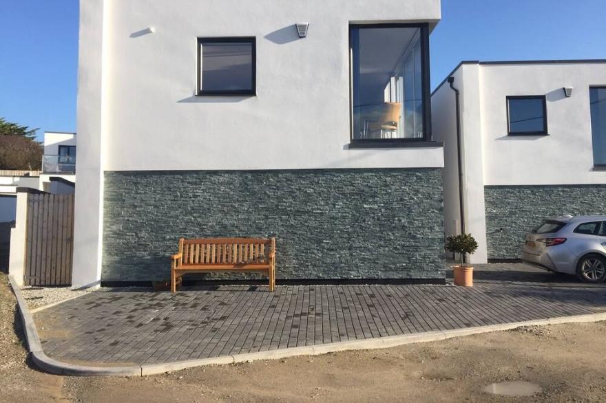 Luxury Holywell Beach House with Hot Tub