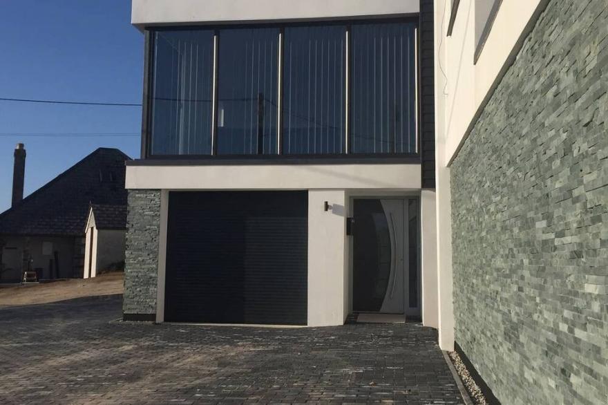 Luxury Holywell Beach House with Hot Tub