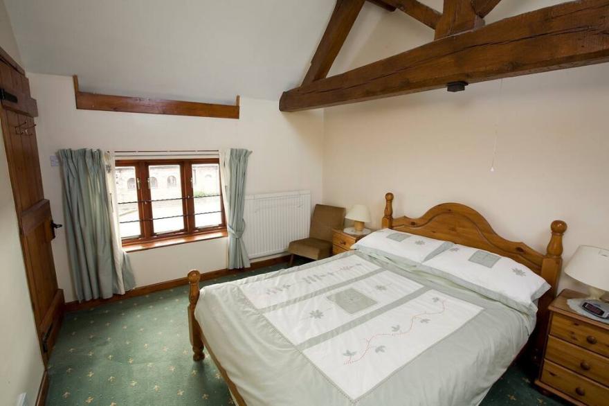 Irelands Farm cottage, in rural setting ideal for exploring central England
