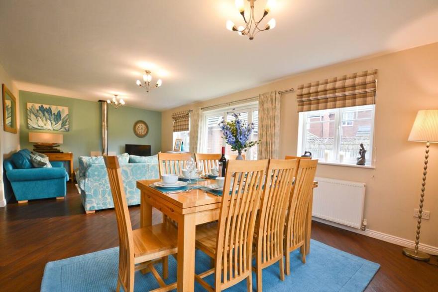 Luxurious and spacious retreat just minutes from stunning beach!