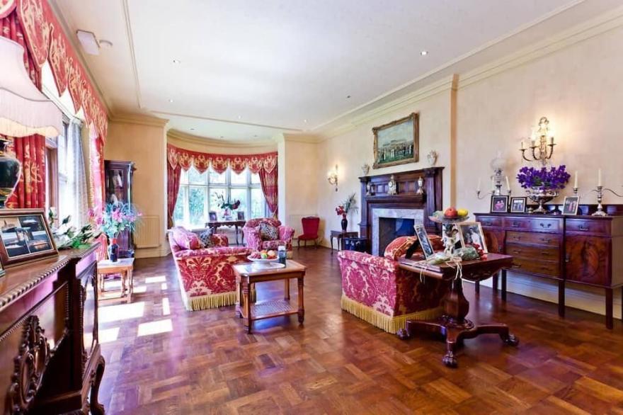 19th Century Manor House with sea views - 9 Ensuite Bedrooms - 11 Acres Garden