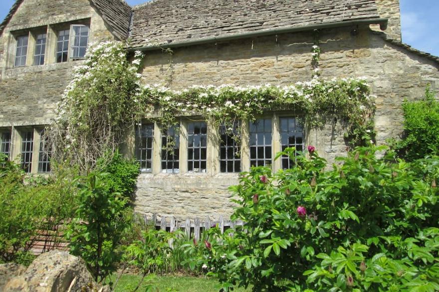 Traditional, self catering holiday cottage in Upper Slaughter, The Cotswolds
