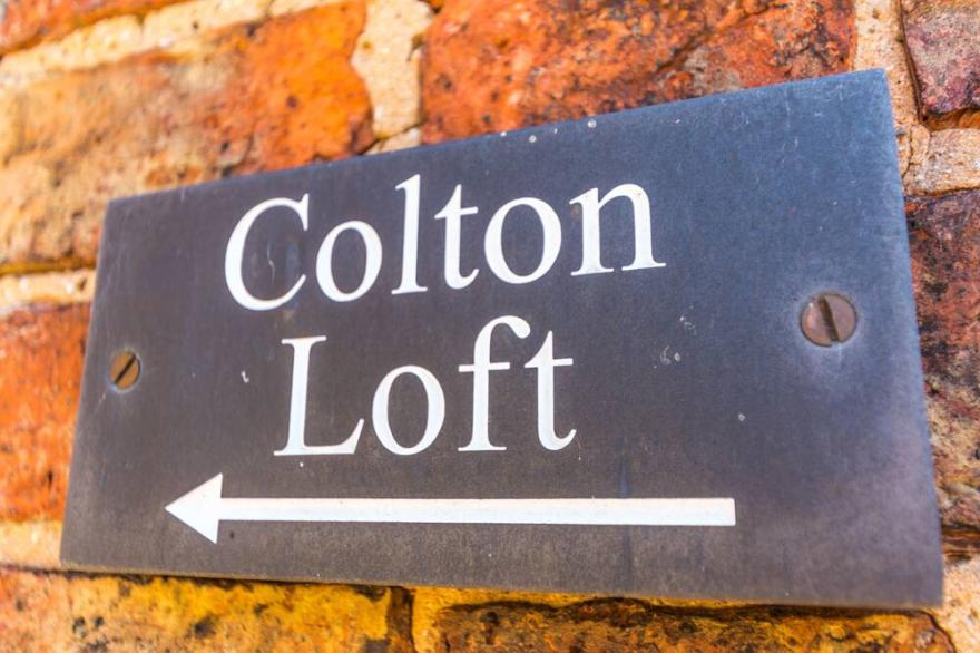 Cottage in village location with lovely views to the Hambleton Hills and White H