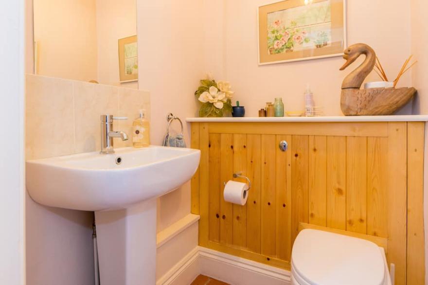 Cottage in village location with lovely views to the Hambleton Hills and White H