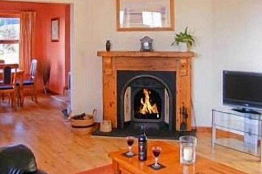 Lakeside Cottage In Kesh With Fabulous Views Over Lough Erne