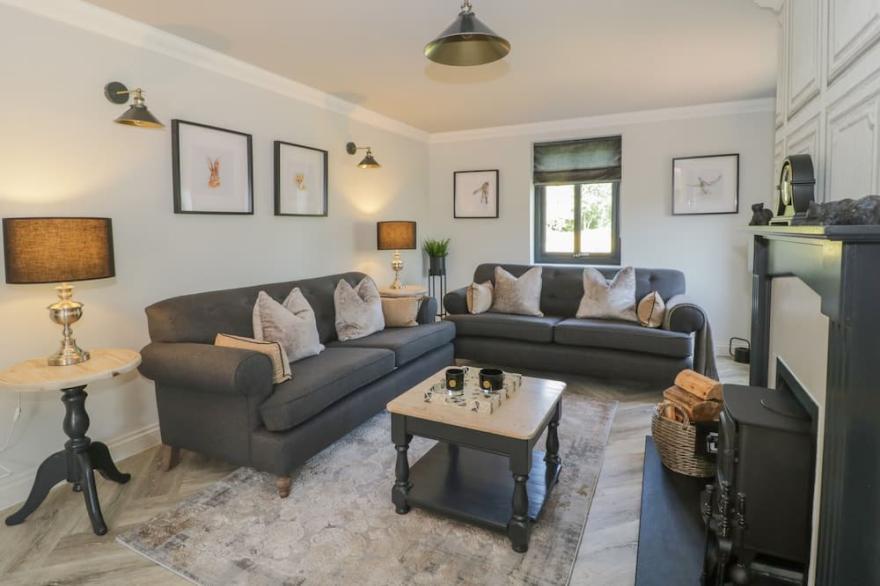 GARTH END, pet friendly, with open fire in Appleby-In-Westmorland