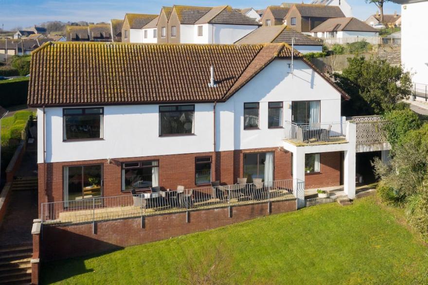 Beau Vista (GF) -  an apartment that sleeps 10 guests  in 4 bedrooms