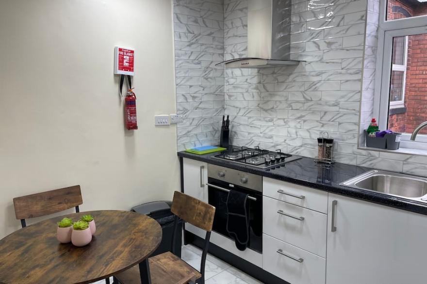 City Road Birmingham Apartment from Oofy - Apt 4