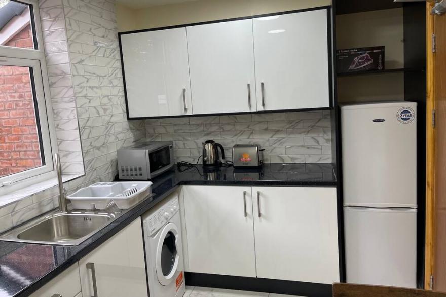 City Road Birmingham Apartment from Oofy - Apt 4