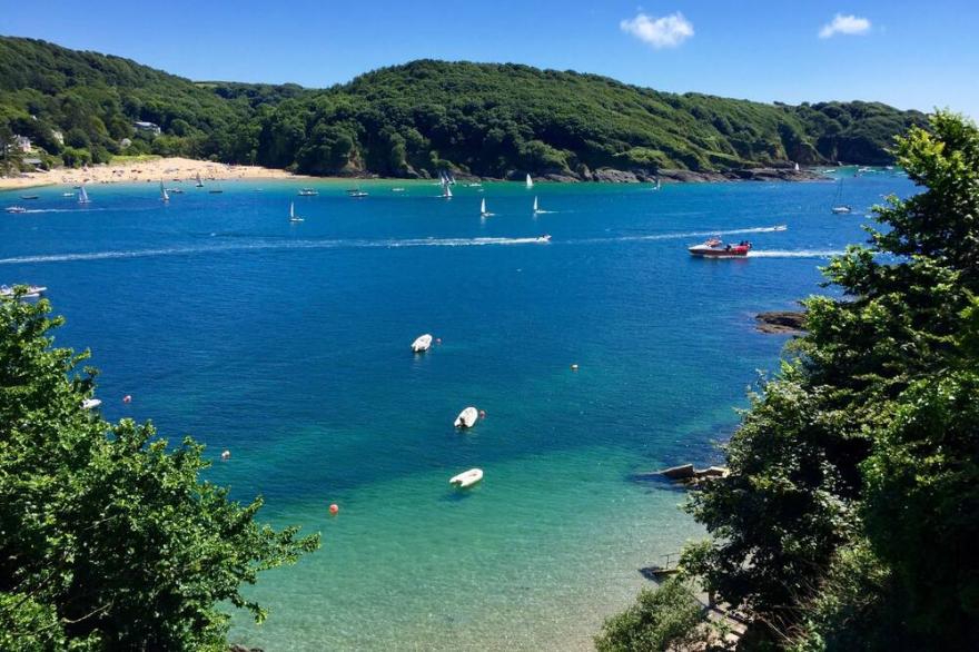 Stunning  Holiday Home with Pool,Terraces & Sea View in Salcombe