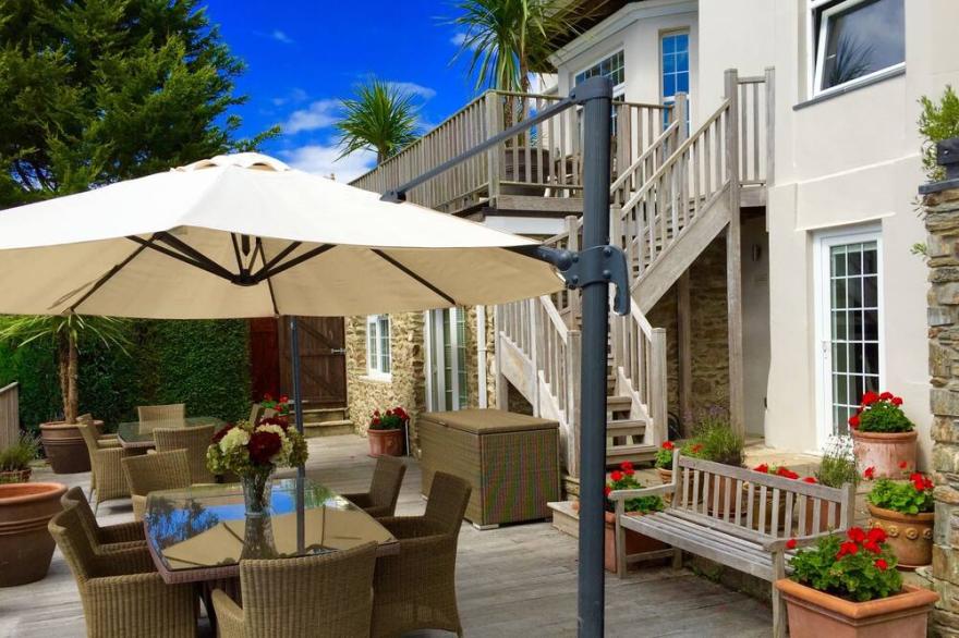 Stunning  Holiday Home with Pool,Terraces & Sea View in Salcombe