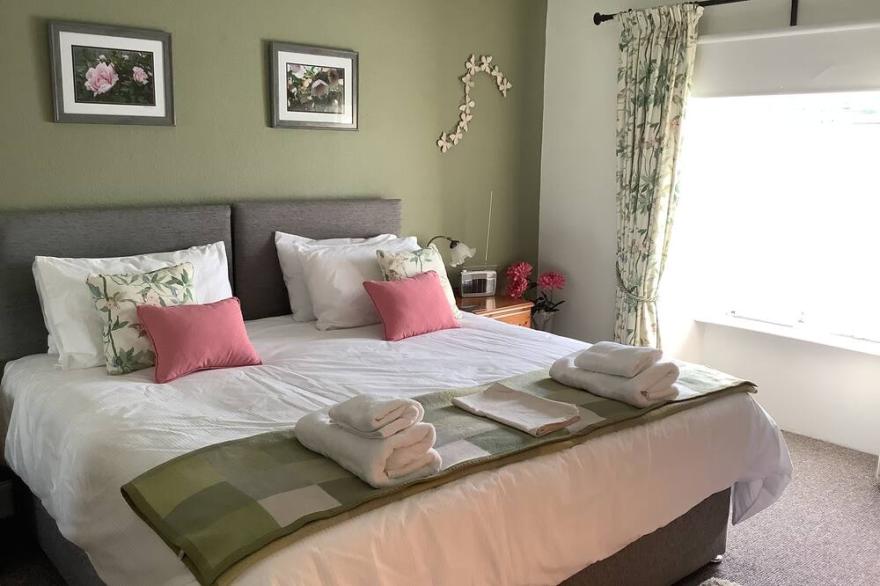 The Garden Flat - within easy walking distance of centre of Crieff