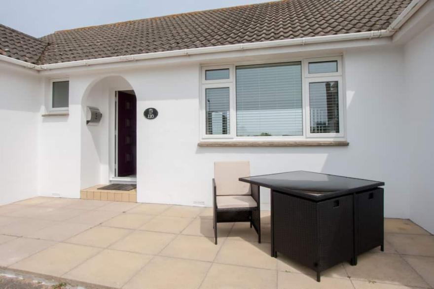 Detached bungalow stunning sea views within a mile of Westward Ho! beach resort