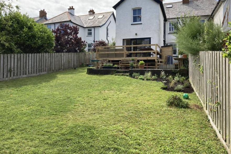 Spacious Edwardian family home minutes from the beach and Bude town centre