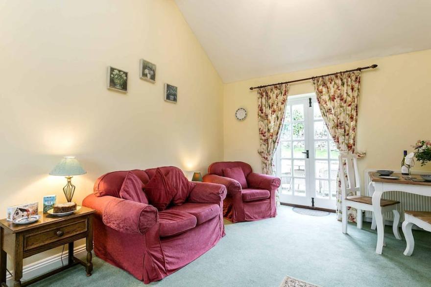 The Brambles - one bedroom Country Cottage near Dorset Coast.