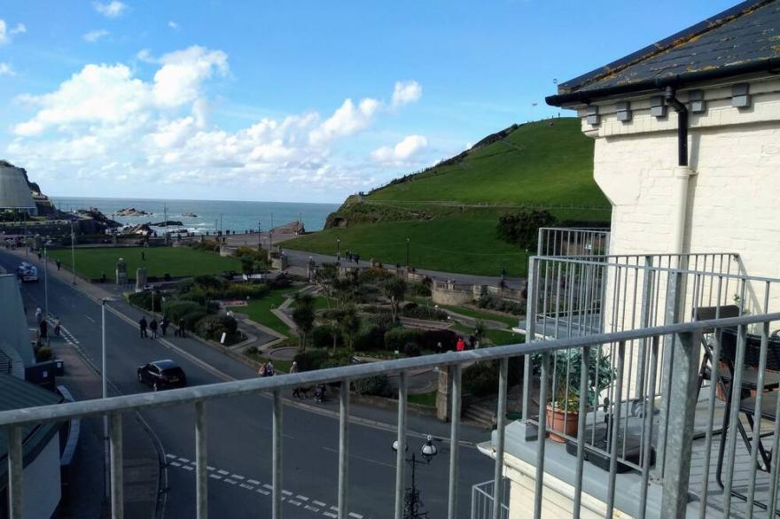 Sea Rock 8 Sleeps 4, Two Bedrooms. Balcony, Sea Front Views + Free WiFi.