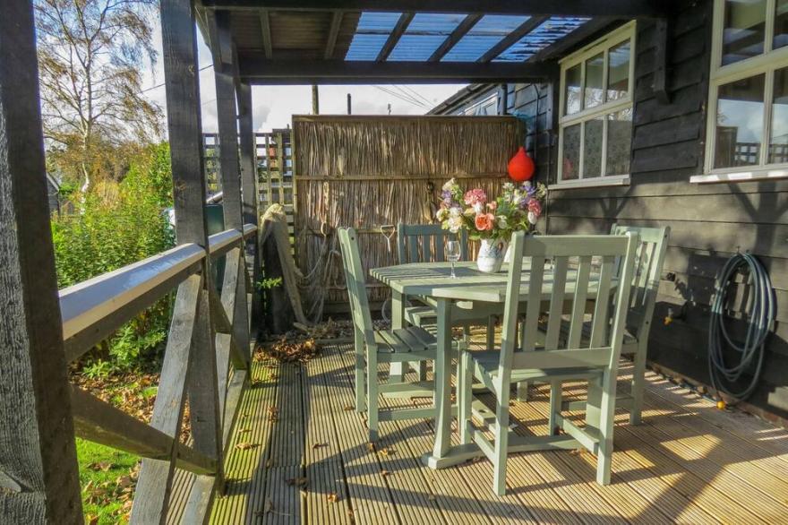 7 Uplands - sleeps 3 guests  in 2 bedrooms