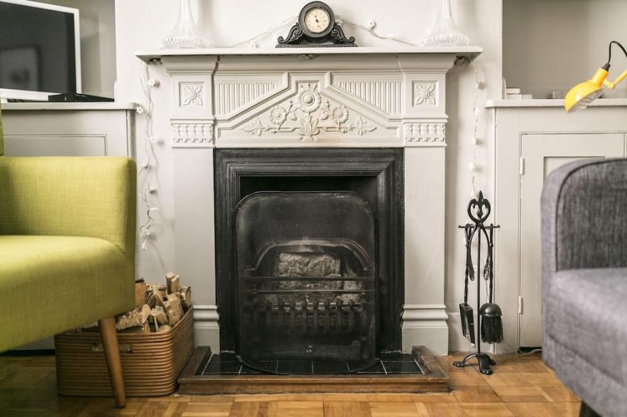 Retro Modern Cottage In The Heart Of Sandwich; 5 Mins  Drive To Sandwich Bay