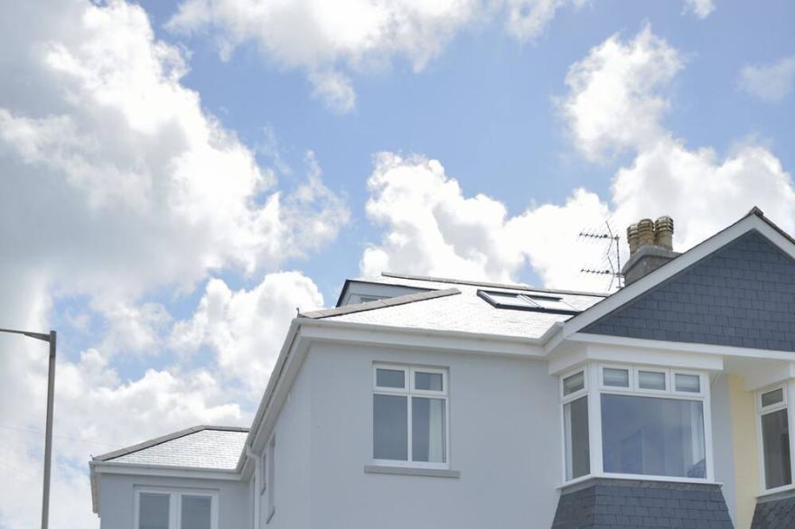 Stunning Lower Deck apartment sleeping 6 on Porthmeor Beach, St Ives, Cornwall